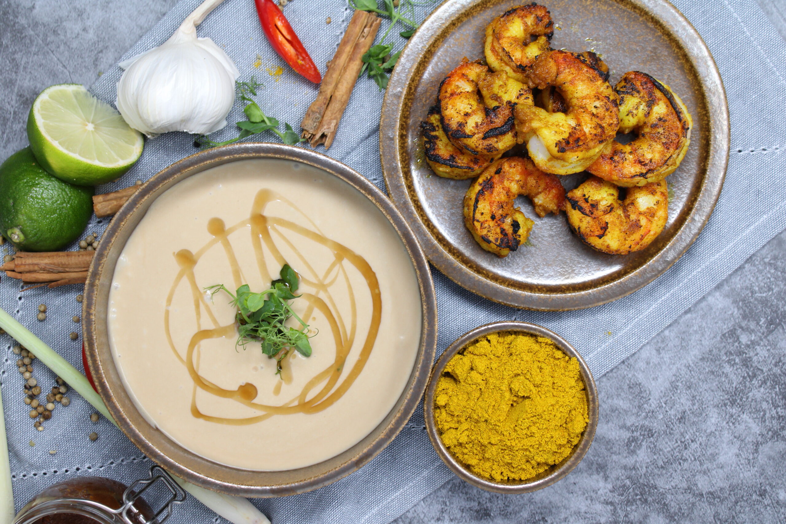 Gebeefte Curry-Garnelen | Miso-Kokossüppchen | Sesamöl